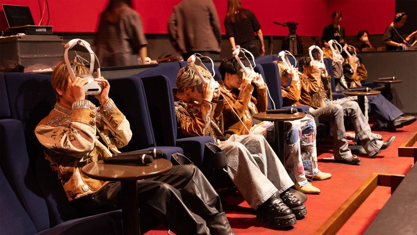 試写会では、BALLISTIK BOYZのメンバーもVRゴーグルを体験。VR内のメンバーの動きに合わせてリアクションをとる客席の様子を見て、「体験者が８人目のメンバーになって一緒に楽しめる。なかなかない、いい距離感でしたね」とコメント