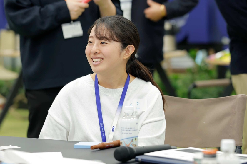 KDDI 経営管理本部 IR部 大西 里歩