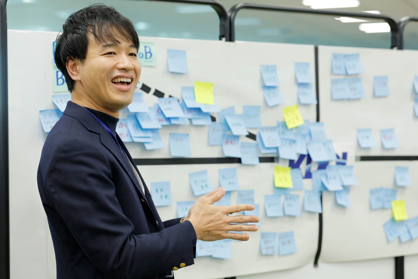 KDDI ビジネスグロース事業本部 ビジネスマーケティング本部 マーケティング戦略部 杉山 隼平