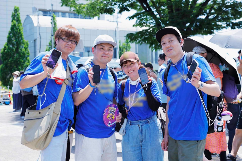 錦糸町を拠点に、世界に3800人以上の規模のメンバーを持つPokémon GOコミュニティ「Gachimon Club」の皆さん。「他業種の人たち、世界の人たちとつながれるのがPokémon GOの魅力ですね。今日は支障なくつながっていて快適にプレーし続けられています」　©Niantic ©Pokémon/Nintendo/Creatures/GAME FREAK