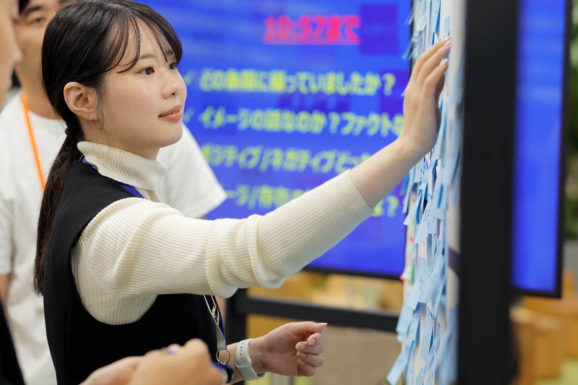 KDDI ビジネス事業本部 産業ビジネス本部 産業ビジネス1部 藤原 未久