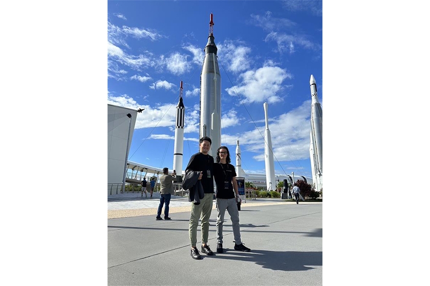 SpaceXの担当者と西林（フロリダ ケネディ宇宙センター）