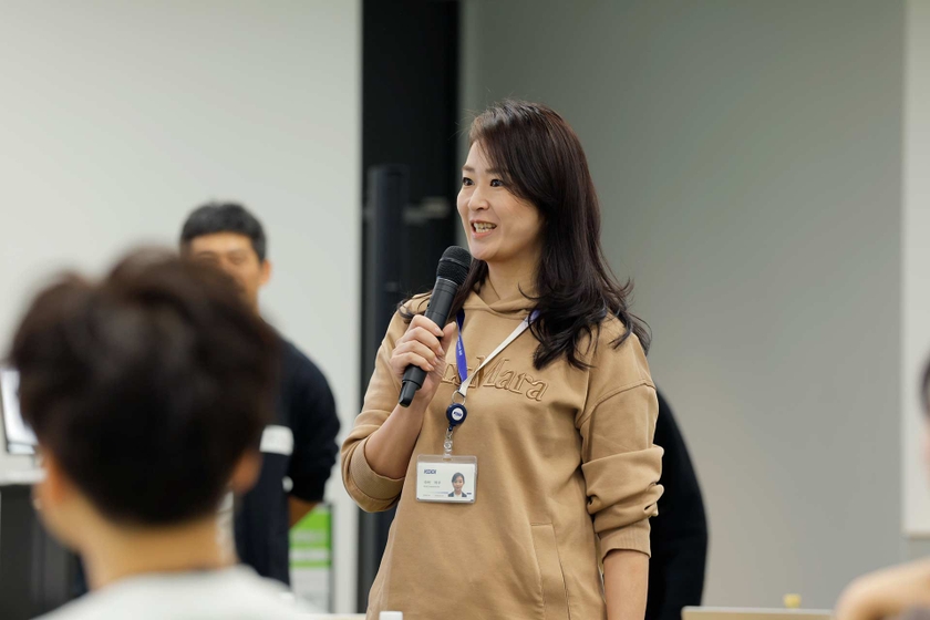 KDDI 地域共創・SX推進本部 サステナビリティ推進部長 中村 玲子