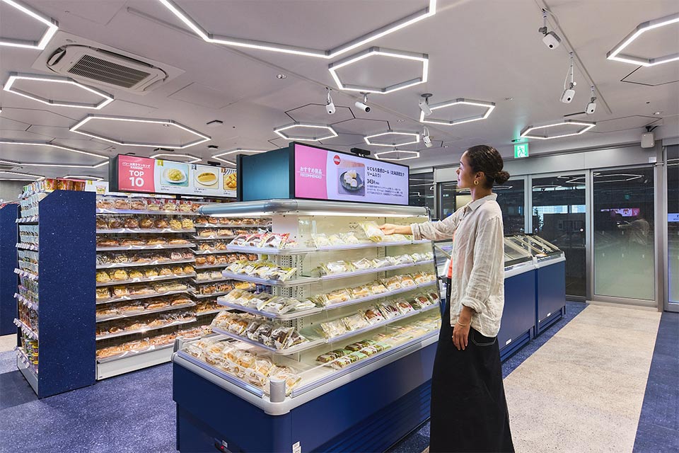 未来コンビニ「Real×Tech LAWSON」オープン。KDDIとローソンの新たな