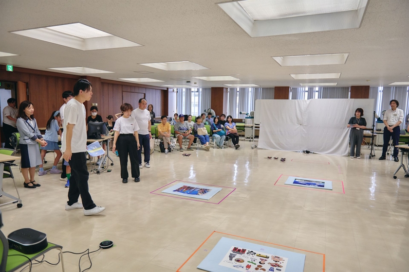 床に引かれたコースと、3つの着地点